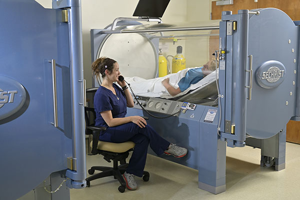 Hyperbaric Oxygen Therapy - Chester County Hospital | Penn Medicine